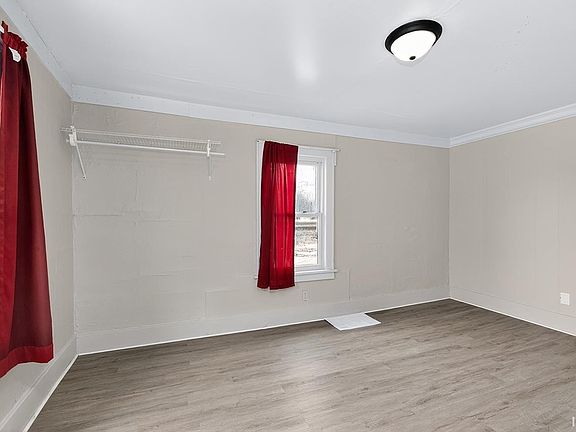 5th image of 711 Rue St