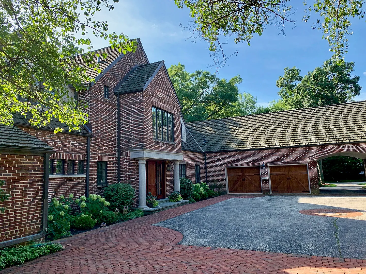 780 Barberry Ln photo 1