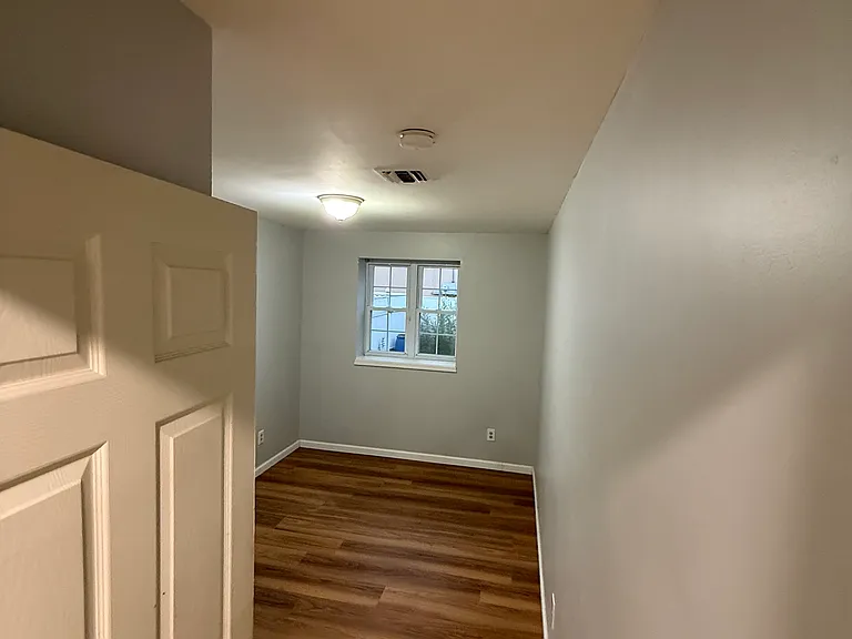 55 Chester Ave #1 — Photo 5