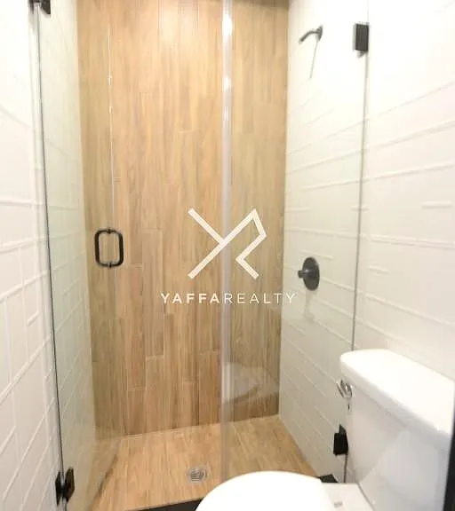 812 Saint Johns Pl #4 — Photo 8