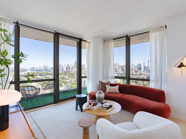 325 Bond Street image 1 of 14