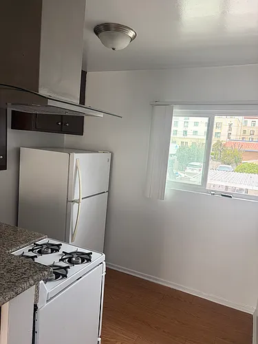 157 N Allen Ave #5 Photo 1