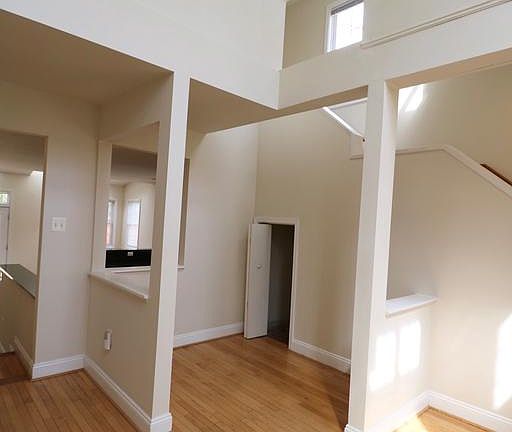 3rd image of 4018 Halsey Ct