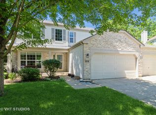 414 Glacier Dr, Streamwood, IL