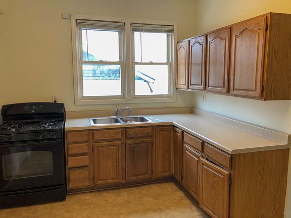 2nd image of 117 E State St APT 2