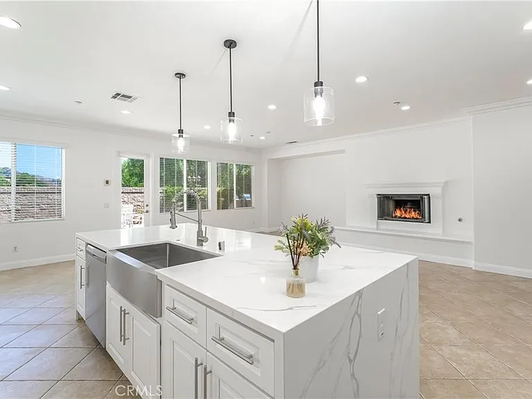 540 Boxcar Ln — Photo 5