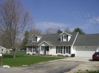 46 N Park Rd, Machesney Park, IL 61115