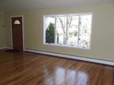 2nd image of 16 Keswick Ln