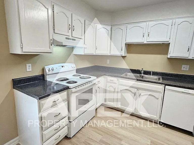 9024 Countryside Ln — Photo 11
