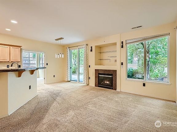 2nd image of 1006 Lynnwood Court SE #1028