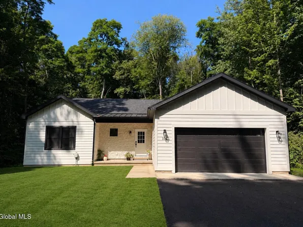 372 Lake Avenue, Saratoga, NY 12866