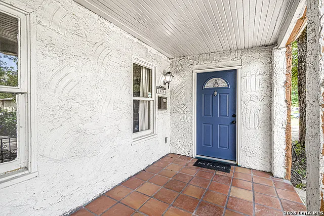 3 bed, 1.0 bath, 1340 sqft, $1,400 — Photo 3