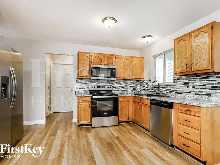1141 Ashford Place Dr — Photo 6