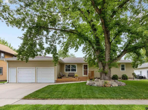 1220 N Union St, Fremont, NE 68025