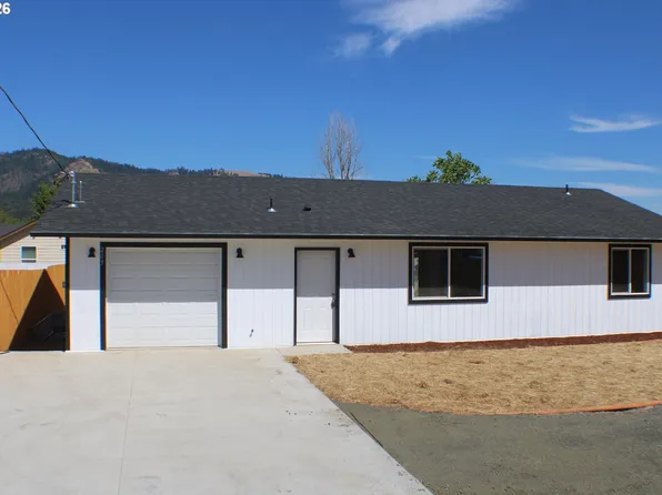203 Henry St, Myrtle Creek, OR 97457