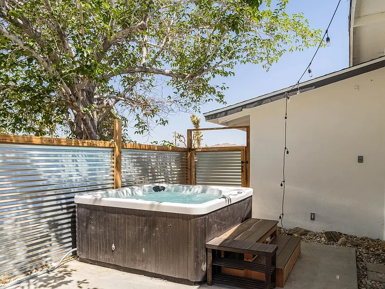 61537 Valley View Dr — Photo 37
