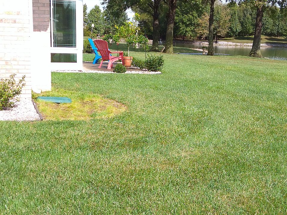 2nd image of 637 Lake Harbor Dr