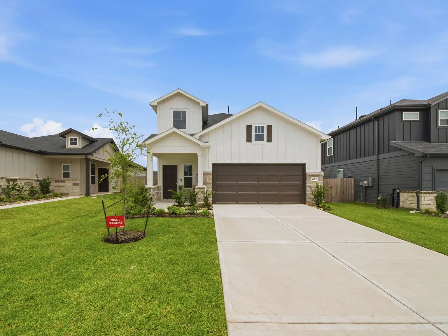 4 bed, 2.5 bath, 2536 sqft, $2,399 — Photo 2