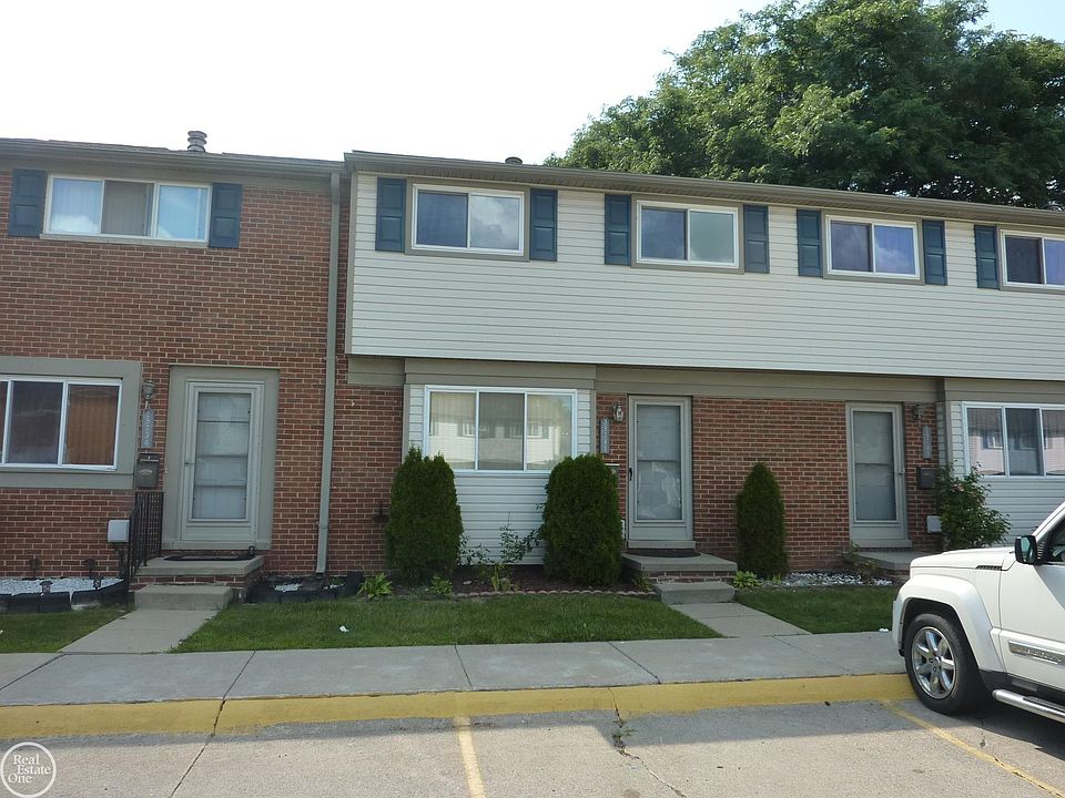 1st image of 25741 Salem St