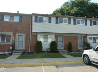 25741 Salem St, Roseville, MI 48066