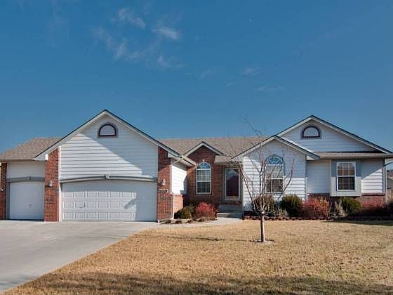 1st image of 604 N Brentwood Pl