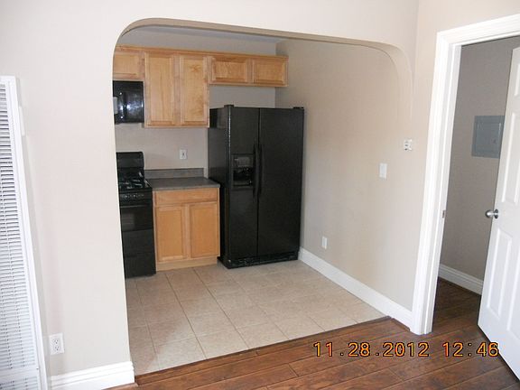 4th image of 927 E 4th St Unit 23