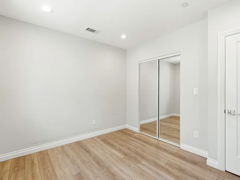 1822 S Harvard Blvd — Photo 8