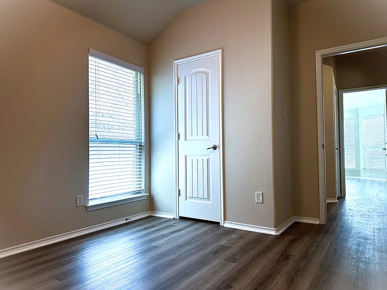 929 Hazels Way — Photo 7
