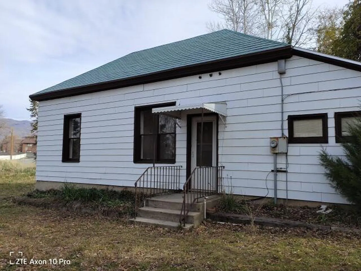 Historic Home On Large 1 Acre Property — Photo 1