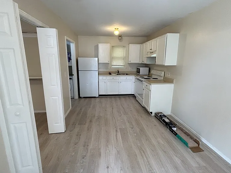 1635 W Neptune St #10 — Photo 1