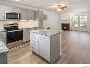9636 W Chatfield Ave UNIT B, Littleton, CO 80128