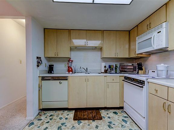 4th image of 970 85th Ave N APT 108