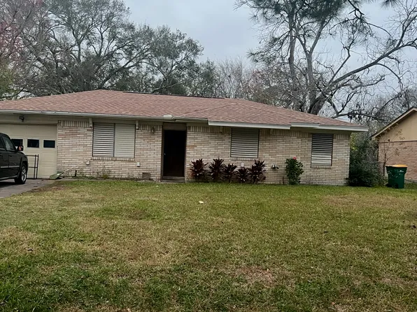 3226 Virgina St, La Marque, TX 77568