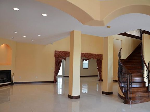 4th image of 27053 Grand Oak Ln
