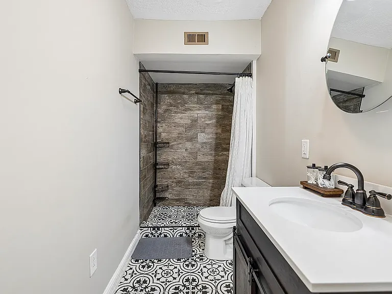 103 S Germantown Rd — Photo 15