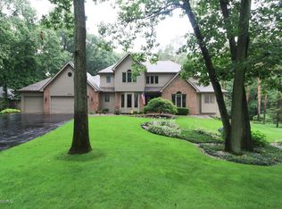 5574 Saddle Club Dr, Kalamazoo, MI 49009