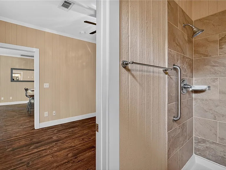5428 Raymond Stotzer Pkwy — Photo 29