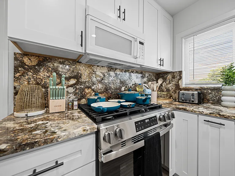 606 S Sunshine Ave — Photo 24