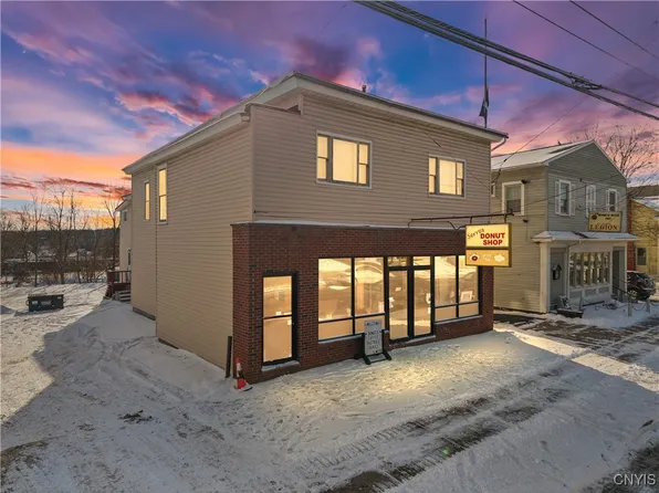 135 W Manlius St, East Syracuse, NY 13057