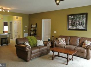 24677 Lynette Springs Ter APT 303, Aldie, VA 20105