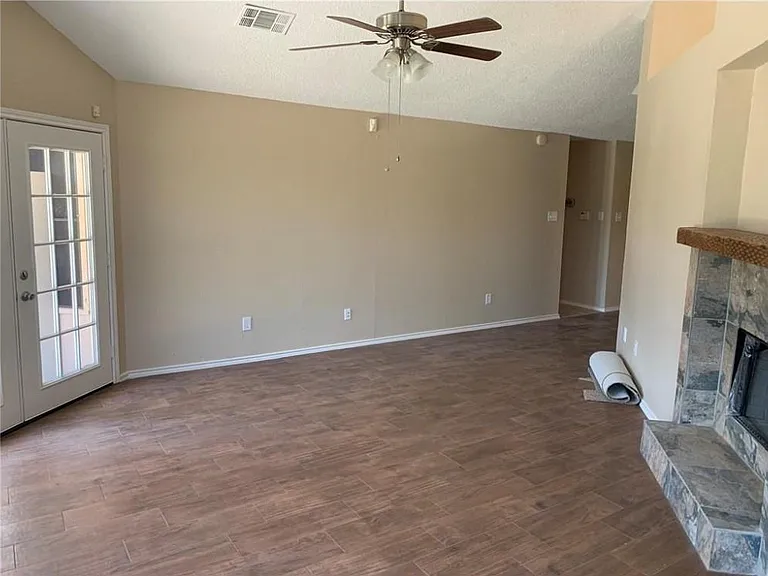 1522 Sunswept Ter — Photo 4