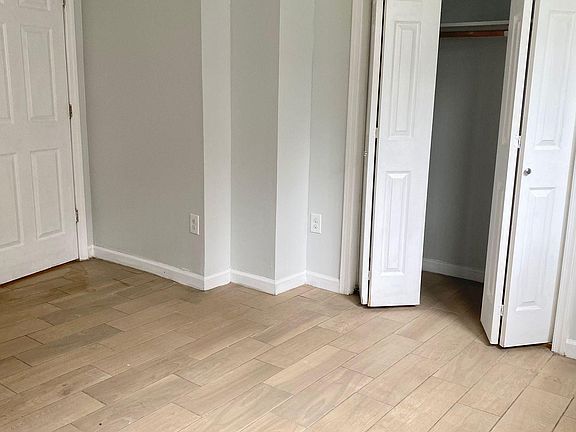 5th image of 115 S Clinton St APT B2