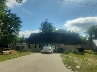 4070 Oakridge Dr, Harrison, MI 48625
