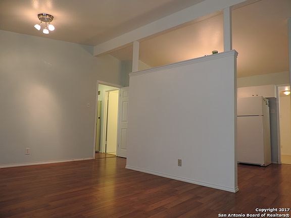 2nd image of 2214 Spicewood Dr