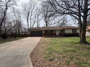 2304 E Sharon St, Springfield, MO 65803