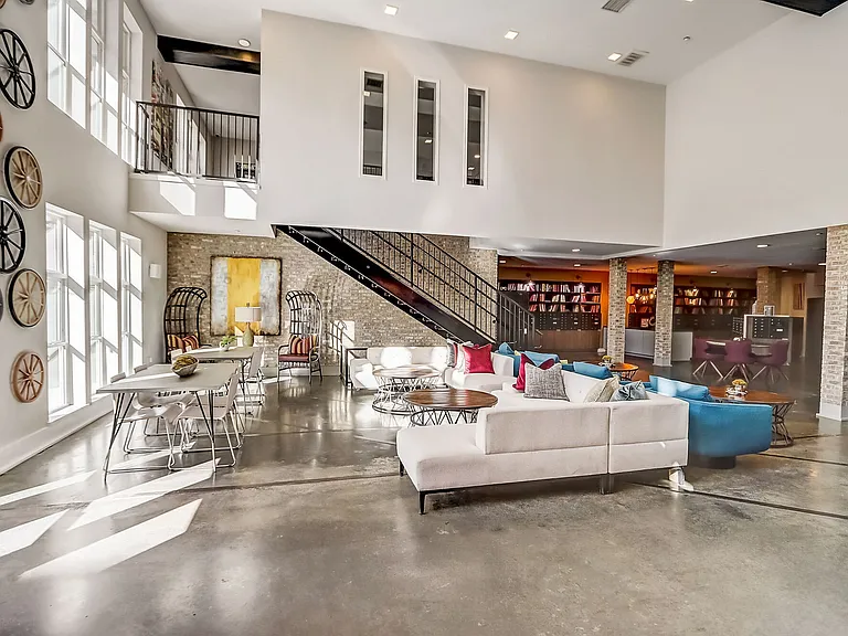 Spoke Apartments — Photo 12