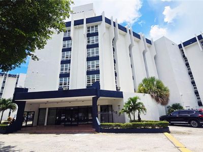 9682 Fontainebleau Blvd APT 203, Miami, FL, 33172