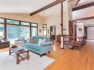 3 Rolling Meadow Ln, Pound Ridge, NY 10576