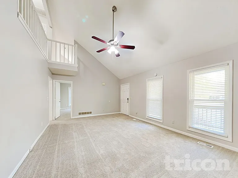 1147 Reading Dr NW — Photo 3