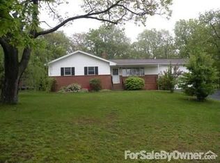 147 Oak Ln, Mount Carmel, PA 17851